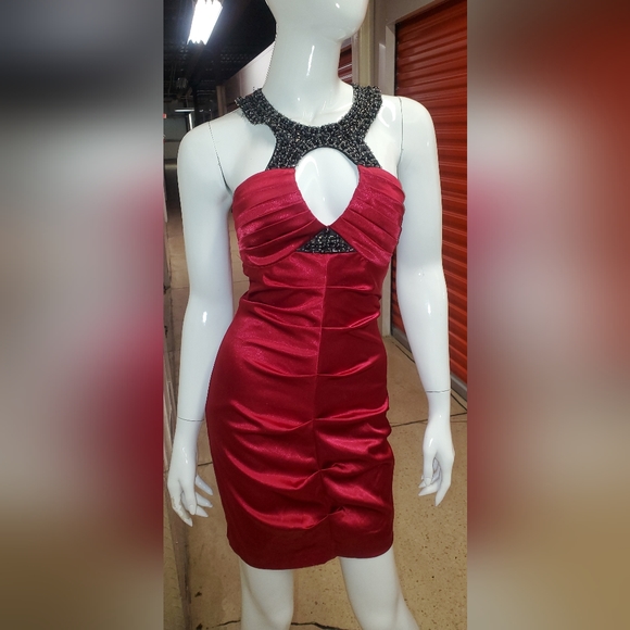 B Darling Red Dress Beaded Halter Cut Out Cleveage Rouged Mini Dress Si… - Picture 2 of 8